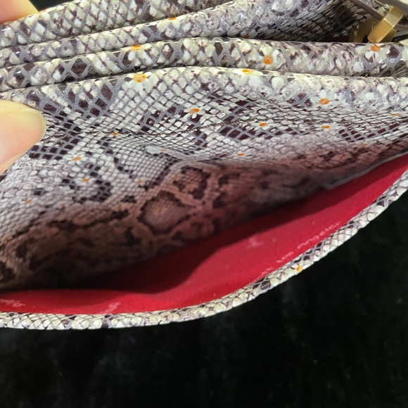 🆕 Hammitt Duke Daisy Snake Print Triple Compartment Bag, Brushed Gold Accents - Picture 10 of 14